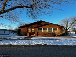 Foreclosed Home - 1161 OAK ST, 62341