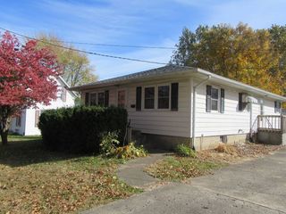 Foreclosed Home - 411 E BENSON ST, 62363