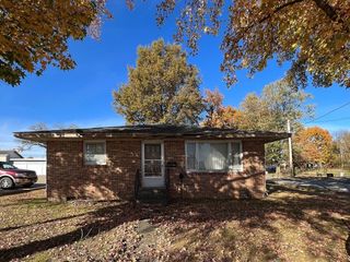 Foreclosed Home - 800 W BUTLER ST, 62450