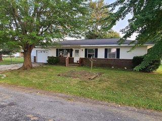 Foreclosed Home - 301 LEE AVE, 62450