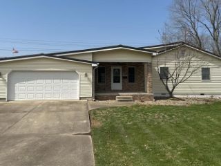 Foreclosed Home - 1707 N LINCOLN ST, 62454