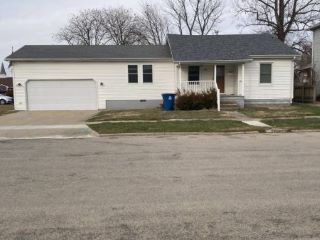 Foreclosed Home - 402 E PINE ST, 62454