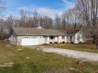 Foreclosed Home - 2123 Lake Hills Dr, 62471