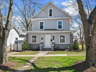 Foreclosed Home - 318 S 6TH ST, 62471