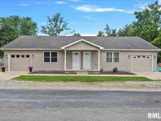 Foreclosed Home - 300 SE 3RD ST, 62546