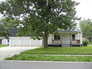 Foreclosed Home - 913 N 3RD ST, 62561