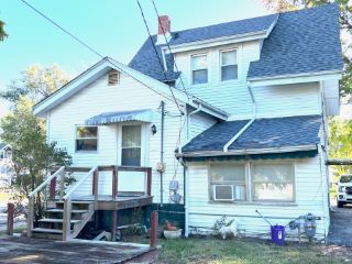 Foreclosed Home - 938 N CHARLES ST, 62626