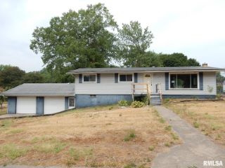Foreclosed Home - 150 W HICKORY HILLS DR, 62644