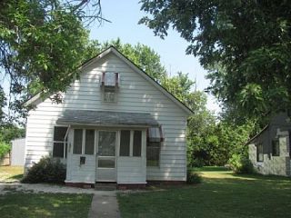 Foreclosed Home - 820 N PRAIRIE ST, 62650