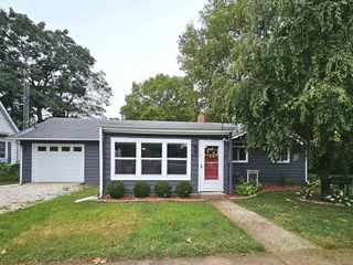 Foreclosed Home - 303 N EWING ST, 62688
