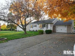 Foreclosed Home - 461 W LAKE SHORE DR, 62703