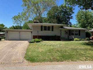 Foreclosed Home - 933 WESTVIEW DR, 62704