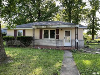 Foreclosed Home - 1304 N SYCAMORE ST, 62801