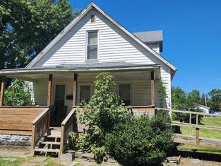 Foreclosed Home - 1212 E 3RD ST, 62801
