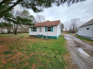 Foreclosed Home - 301 W STATE ST, 62819