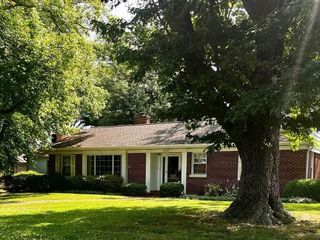 Foreclosed Home - 609 EVERGREEN LN, 62821