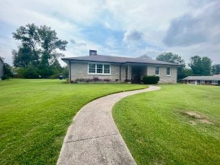 Foreclosed Home - 400 SHERWOOD DR, 62821