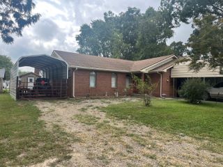 Foreclosed Home - 307 W WEBB ST, 62821