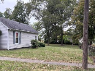 Foreclosed Home - 302 N 4TH ST, 62844