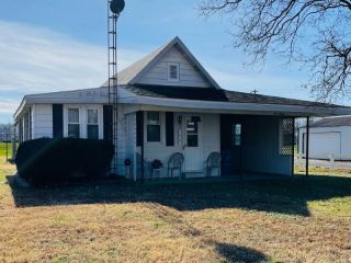 Foreclosed Home - 913 W 1ST ST, 62863