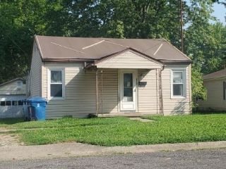 Foreclosed Home - 422 W 11TH ST, 62863