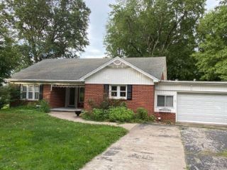Foreclosed Home - 2415 COLLEGE DR, 62863