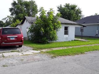 Foreclosed Home - 1309 E OAK ST, 62896