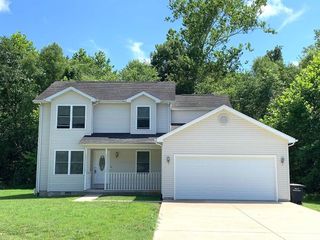 Foreclosed Home - 2109 W MEADOW LN, 62901