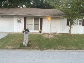 Foreclosed Home - 207 S FRIEDLINE DR, 62901