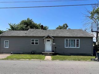 Foreclosed Home - 1005 E GRIGGS ST, 62959