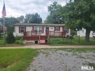 Foreclosed Home - 807 E 7TH ST, 62960