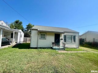 Foreclosed Home - 701 W 19TH ST, 62960