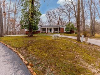 Foreclosed Home - 17421 PRIVATE VALLEY LN, 63005