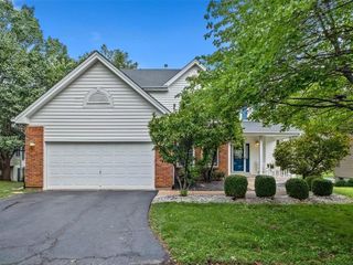 Foreclosed Home - 1915 WALDEN POND CT, 63005