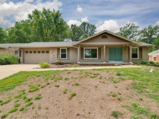 Foreclosed Home - 1018 BEDFORD LN, 63011
