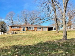 Foreclosed Home - 7920 GRAHAM RD, 63016