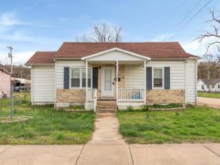 Foreclosed Home - 127 E 2ND ST, 63020