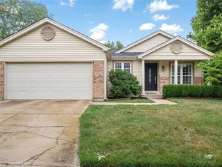 Foreclosed Home - 810 WEATHERVANE CT, 63021
