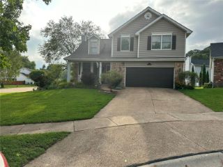 Foreclosed Home - 1 CARRIAGE CREEK CT, 63021