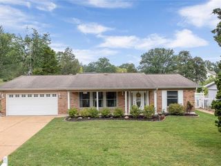 Foreclosed Home - 501 FOREST RUN DR, 63025
