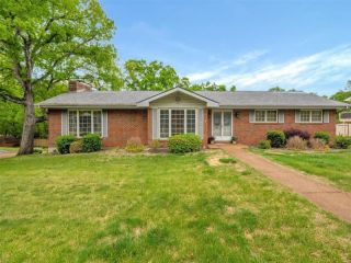 Foreclosed Home - 114 SIR MOSS LN, 63026