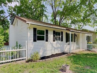 Foreclosed Home - 717 RON DR, 63026