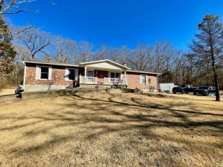 Foreclosed Home - 5 CASTLE ACRES, 63028