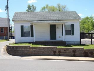 Foreclosed Home - 312 N 5TH ST, 63028