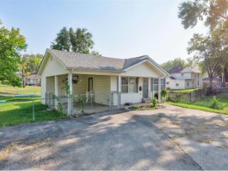 Foreclosed Home - 410 N 5TH ST, 63028