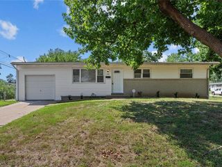 Foreclosed Home - 2185 ORLEANS LN, 63031