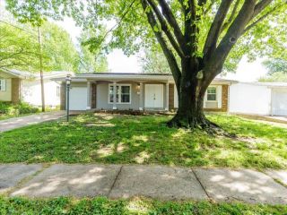 Foreclosed Home - 1425 LEISURE DR, 63031