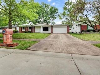 Foreclosed Home - 2725 KNOLLWOOD LN, 63031