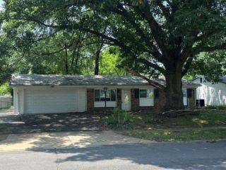 Foreclosed Home - 1250 SWALLOW LN, 63031
