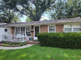 Foreclosed Home - 825 S LAFAYETTE ST, 63031